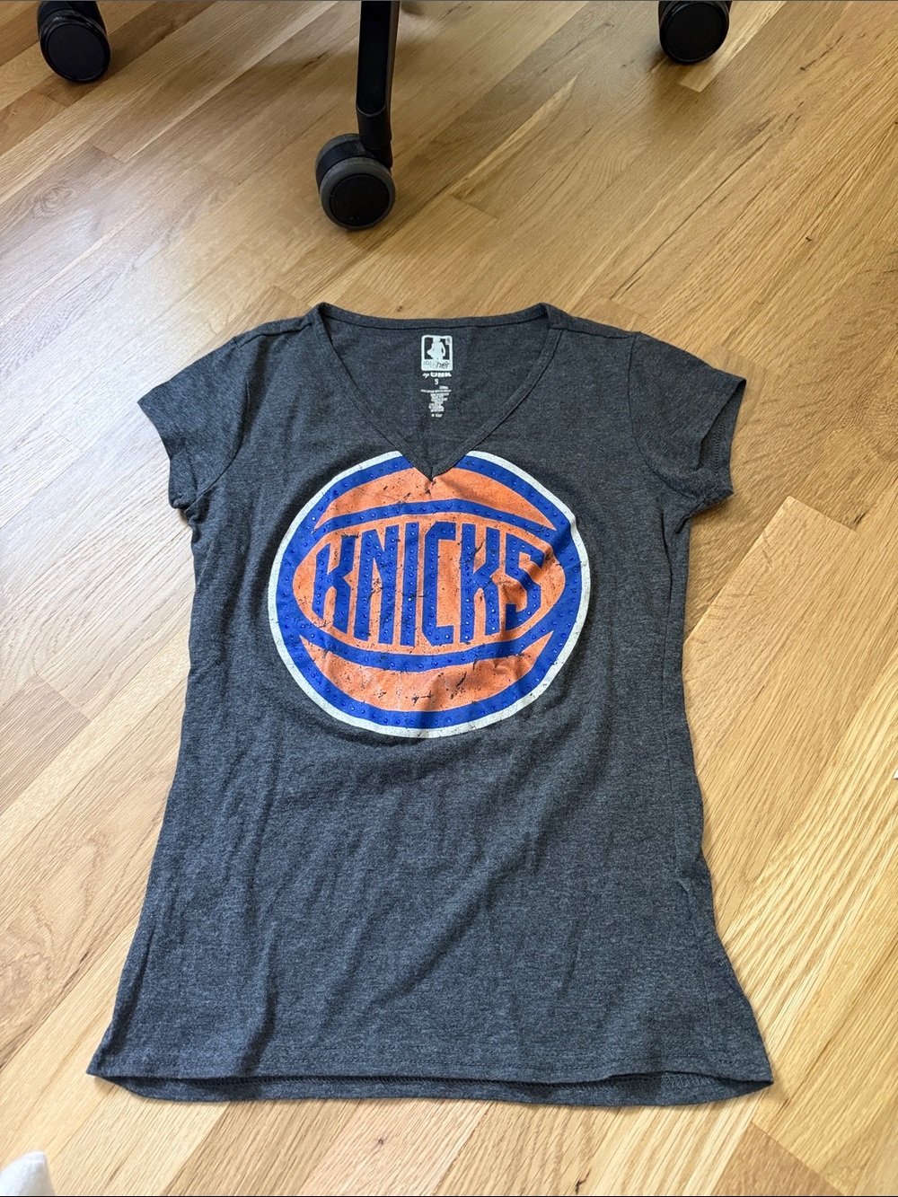 NBA Women's New York Knicks Gray Short Sleeve Tee with Orange and Blue Logo
